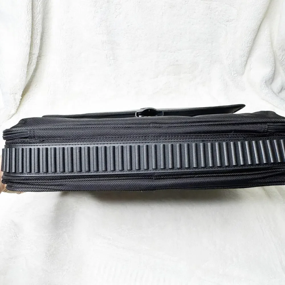 TARGUS Laptop Deluxe Carrying Case Black Gray Padded Travel Bag